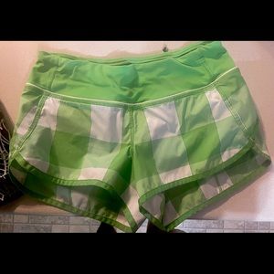 Lululemon hottie hot